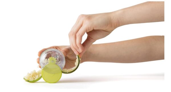 Chef'n GarlicZoom Garlic Chopper - Image 3